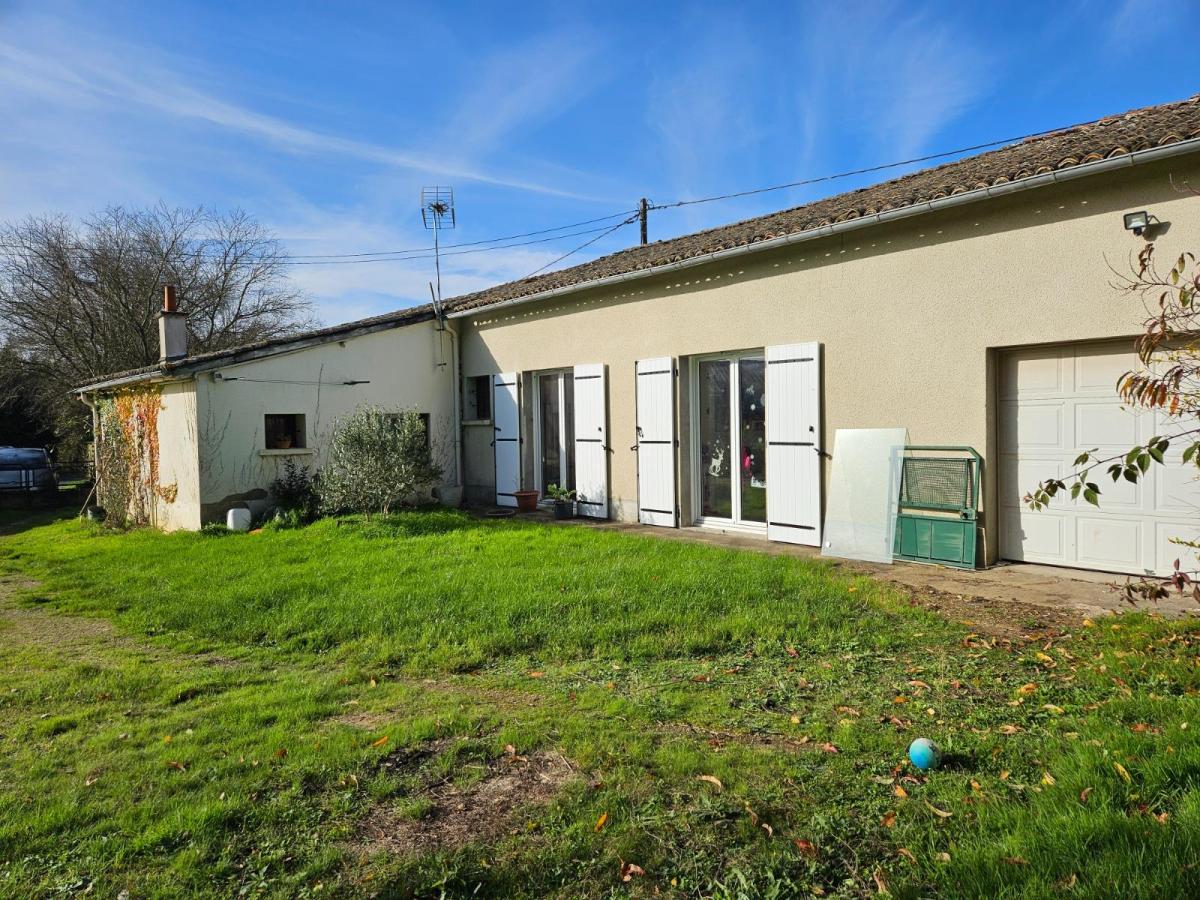 Maison 5 pièces 162 m² · à Valence-en-Poitou · 162 m² · 131 250 €