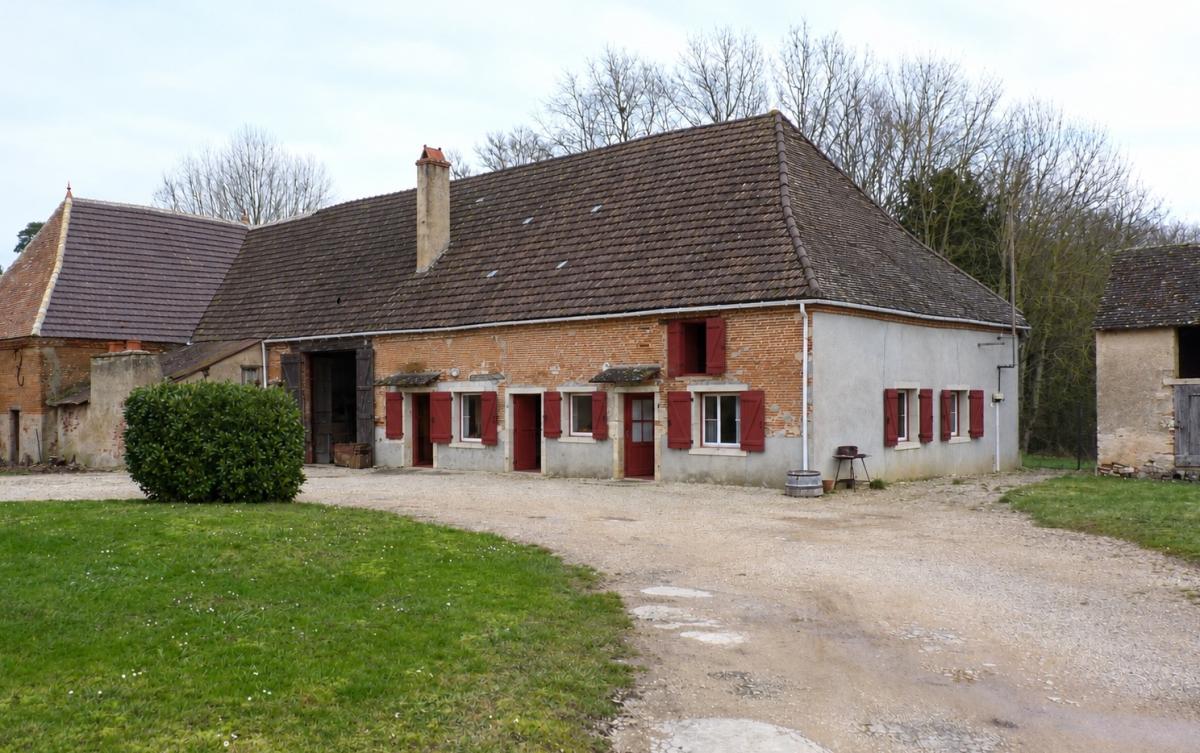 Maison 156 m² · à Saint-Gervais-en-Vallière · 156 m² · 165 000 €