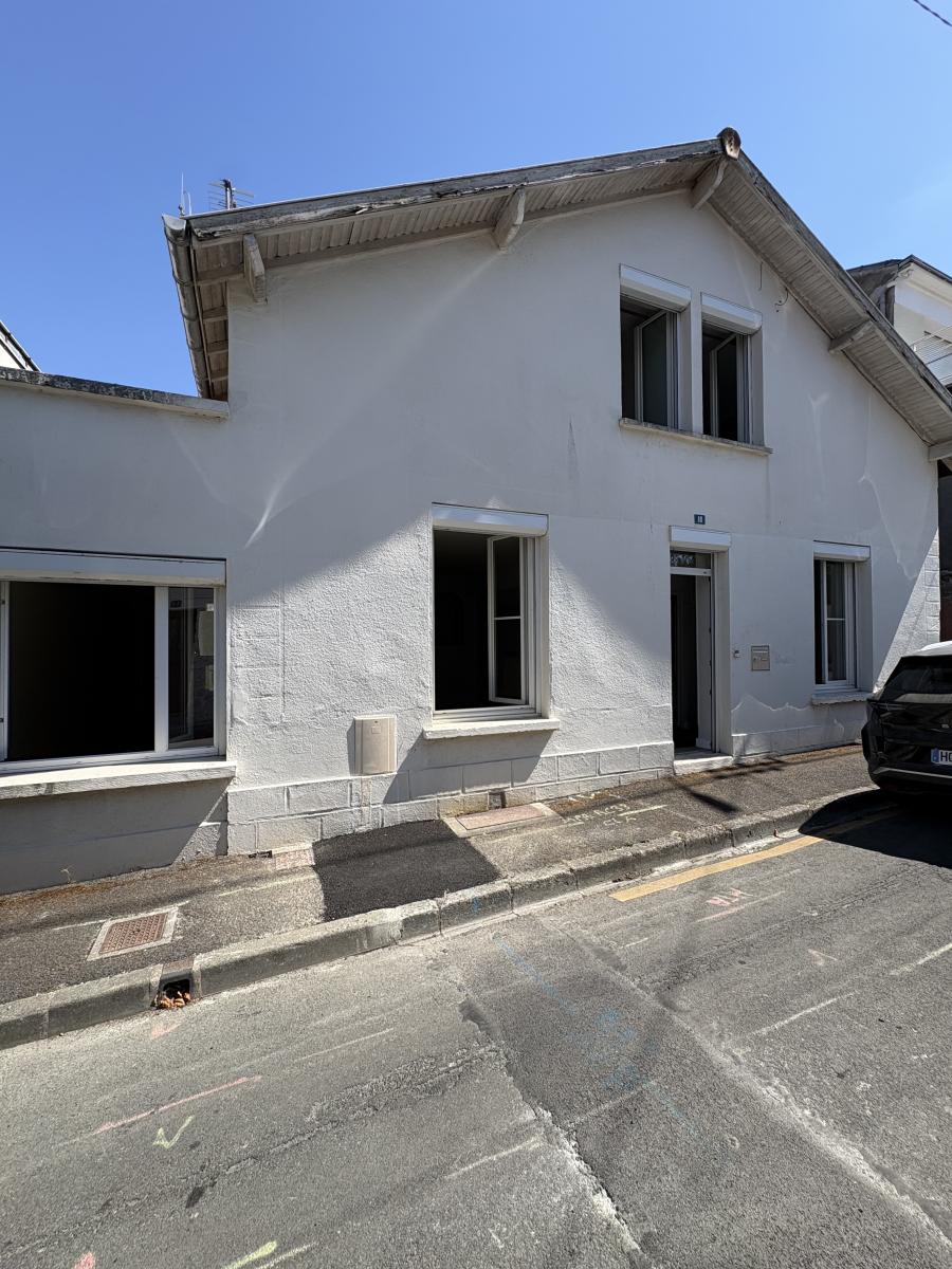 Maison 5 pièces 126 m² · à Niort · 125,7 m² · 157 000 €