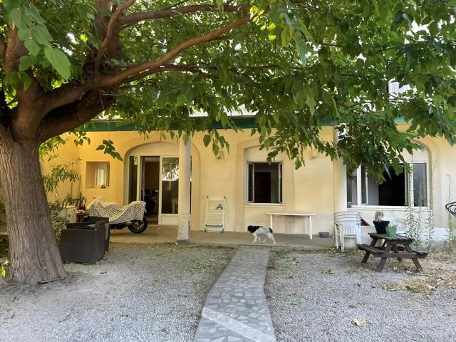 Immeuble 300 m² · à Morières-lès-Avignon · 300 m² · 350 000 €