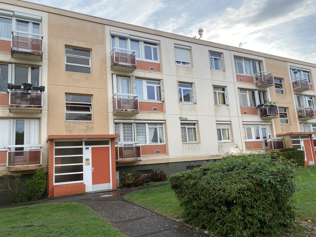 Appartement 3 pièces 68 m² · à Saint-Aubin-lès-Elbeuf · 67,8 m² · 50 000 €