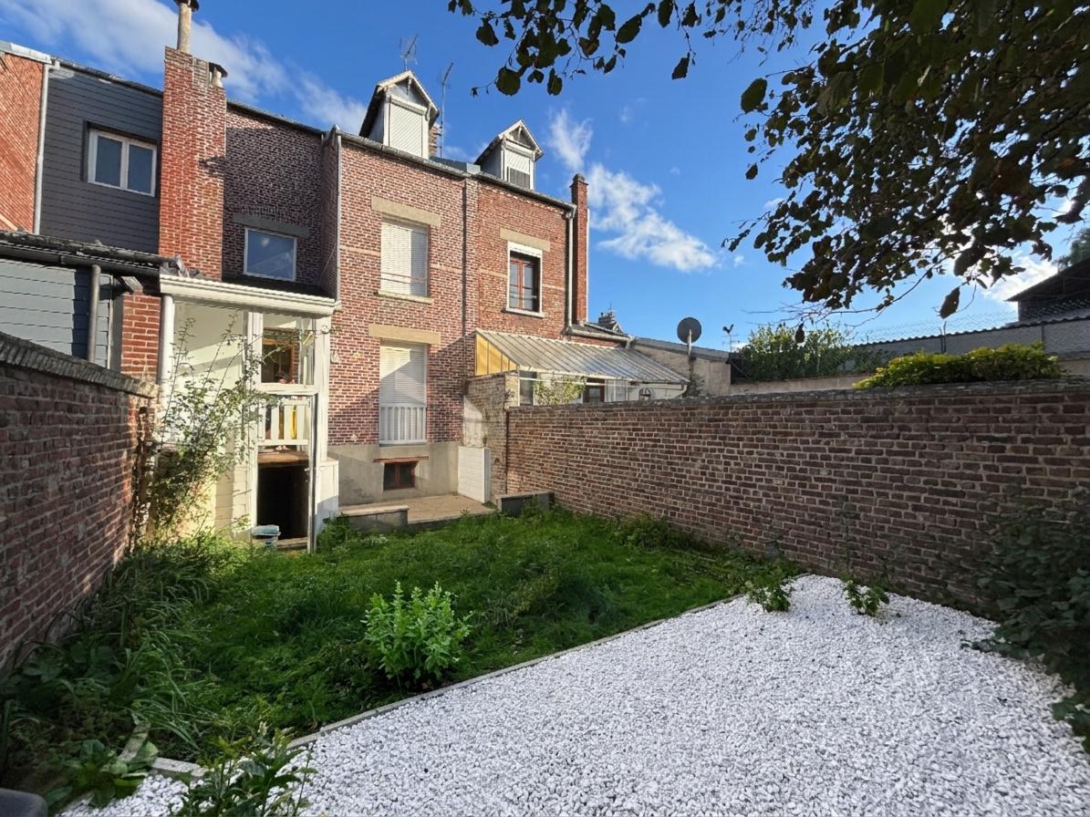 Maison 5 pièces 109 m² · à Amiens · 109,4 m² · 1 000 €/mois