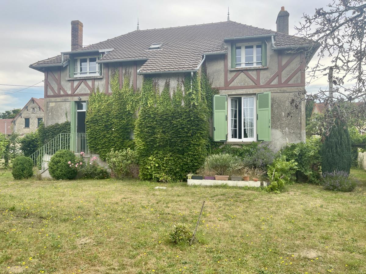 Maison 7 pièces 180 m² · à Bailly · 180 m² · 220 000 €