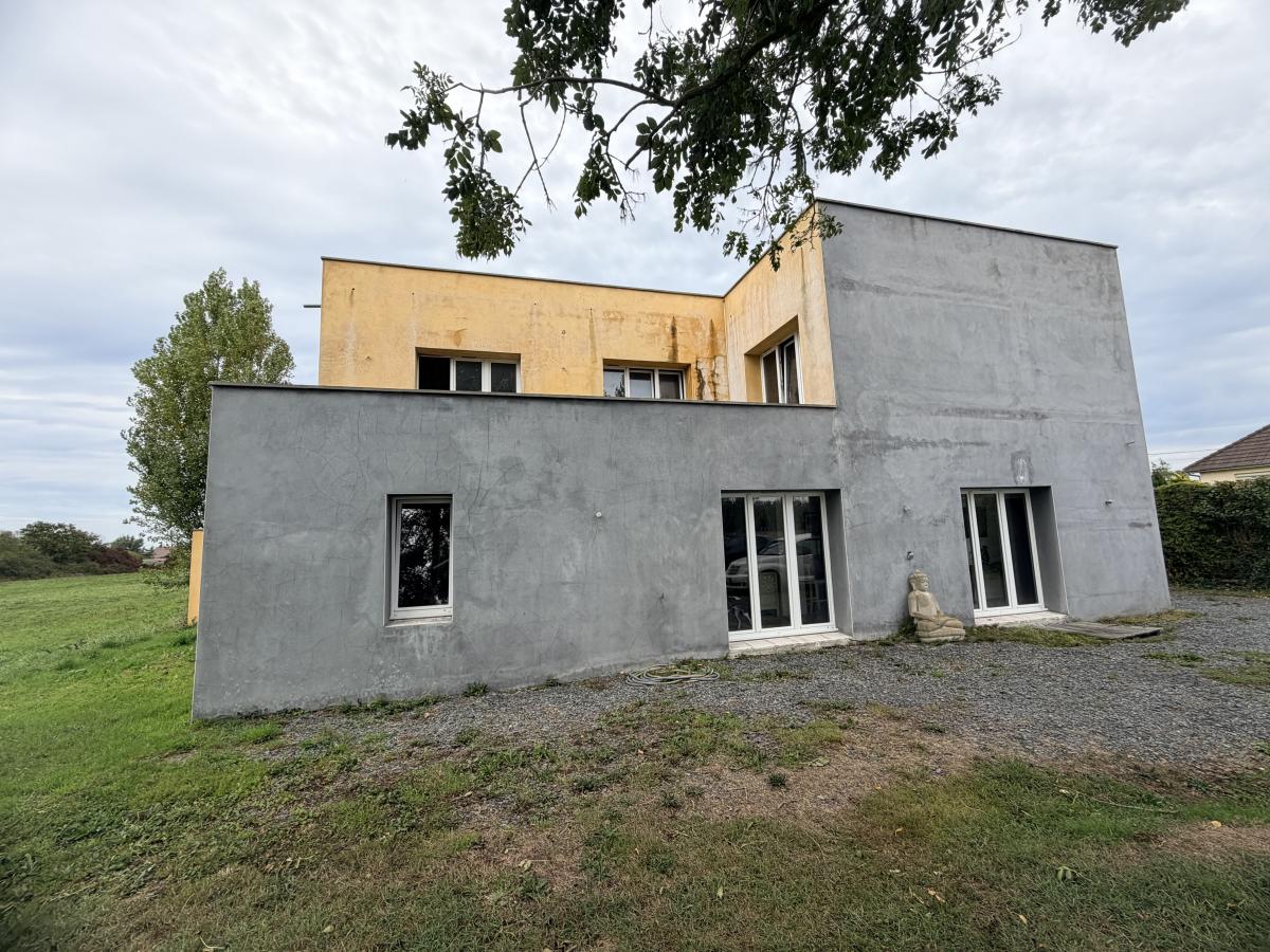 Maison 4 pièces 105 m² · à Port-en-Bessin-Huppain · 105 m² · 365 000 €