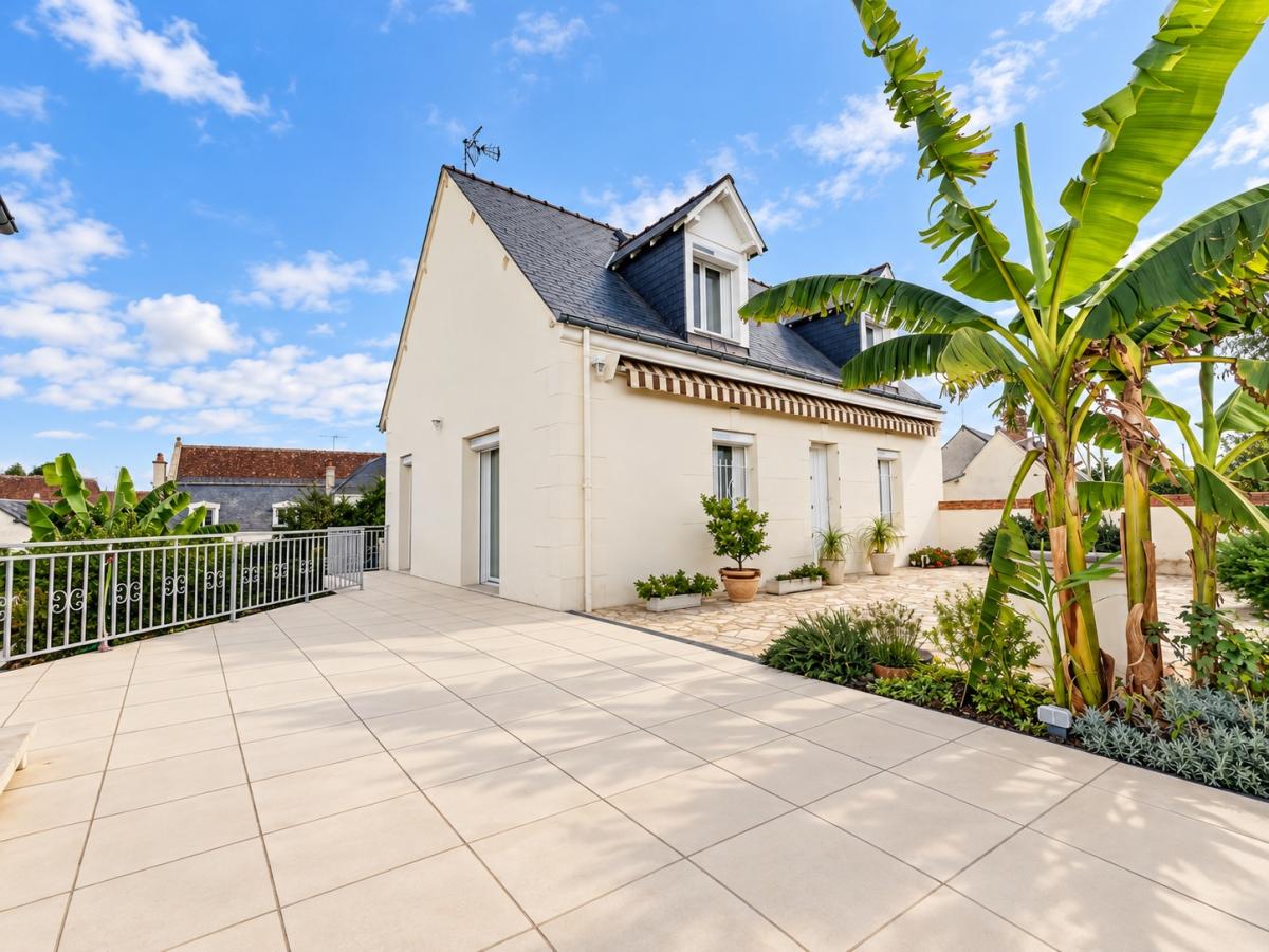 Maison 7 pièces 151 m² · à Saint-Genouph · 151 m² · 317 000 €