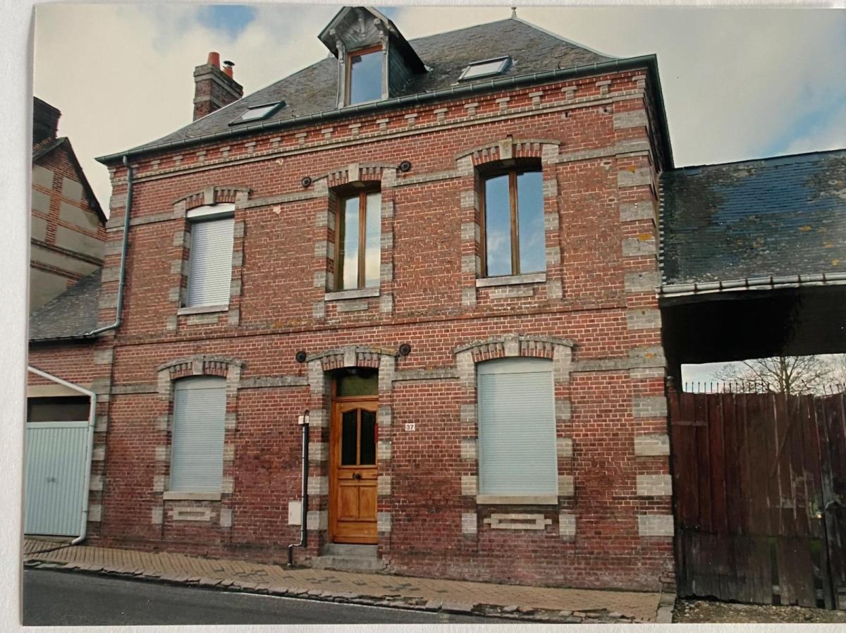 Maison 8 pièces 145 m² · à Bures-en-Bray · 144,5 m² · 173 250 €