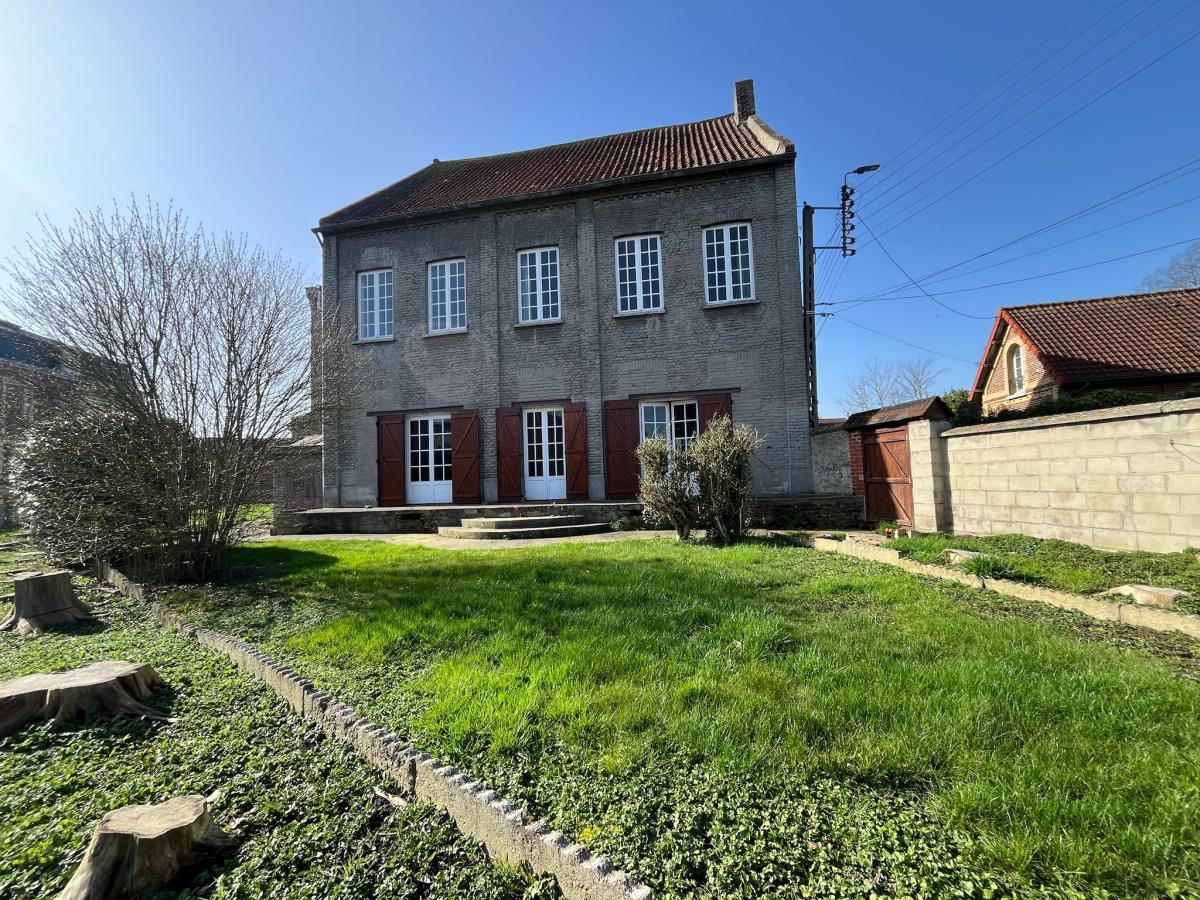 Maison 12 pièces 300 m² · à Lillers · 299,6 m² · 188 570 €