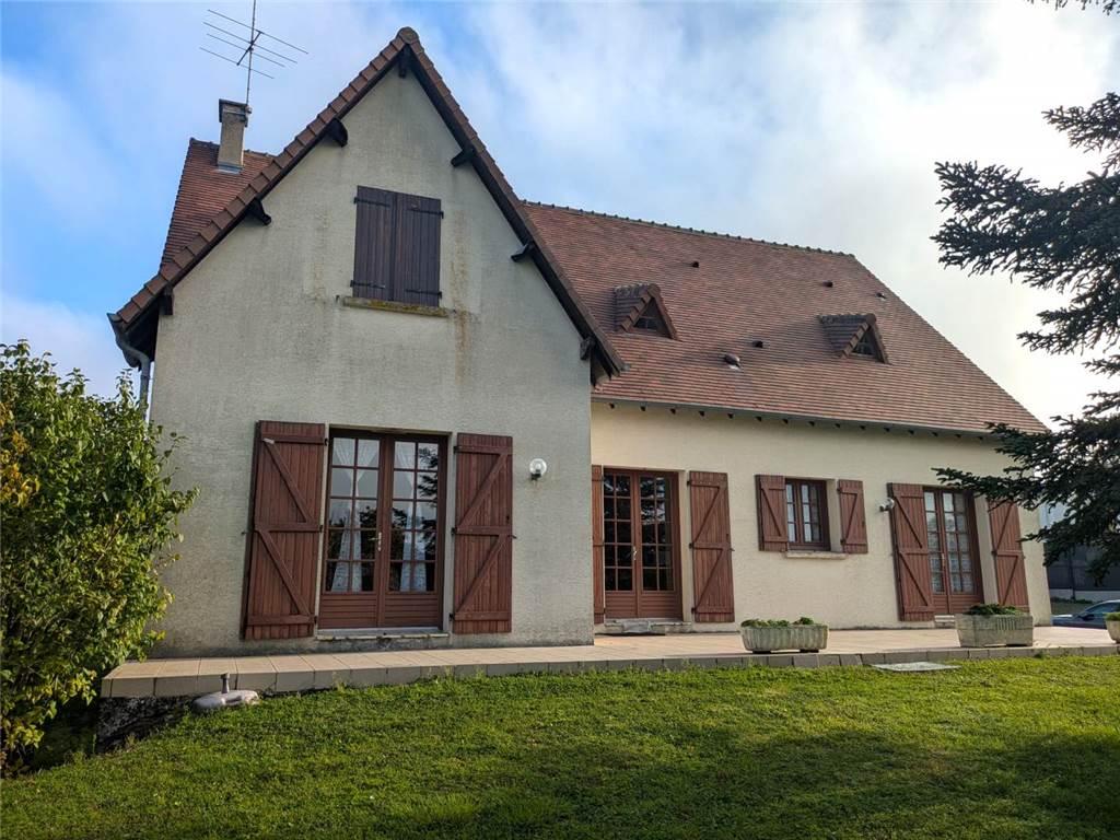 Maison 6 pièces 156 m² · à Sainte-Maure-de-Touraine · 156 m² · 304 500 €