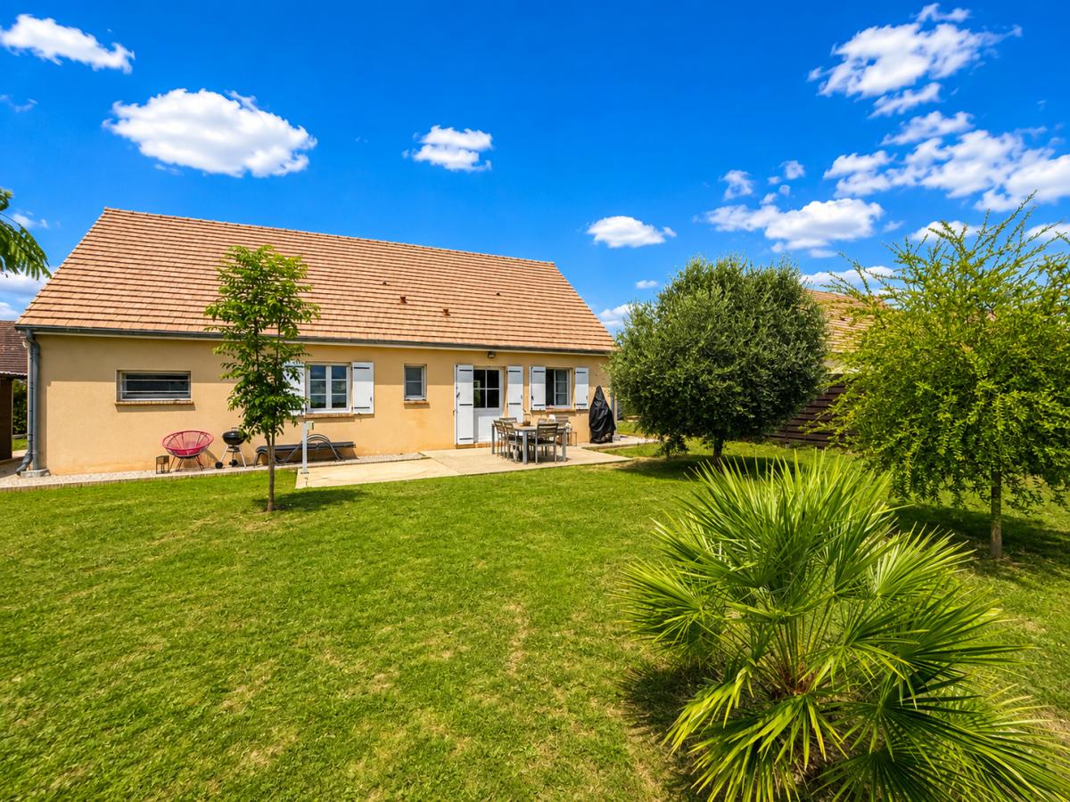 Maison 4 pièces 96 m² · à Sainte-Sabine-sur-Longève · 95,8 m² · 177 920 €