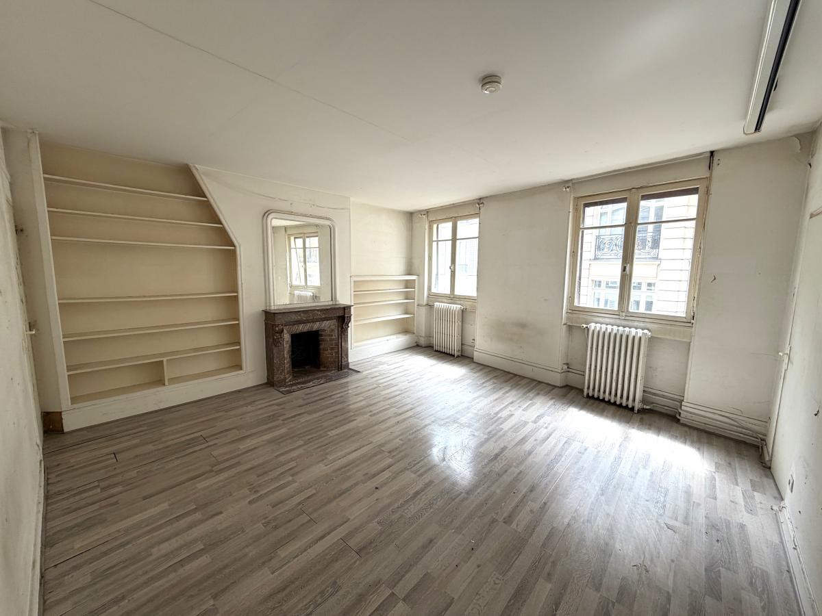 Appartement 2 pièces 54 m² · à Paris 6e Arrondissement · 54,3 m² · 699 000 €
