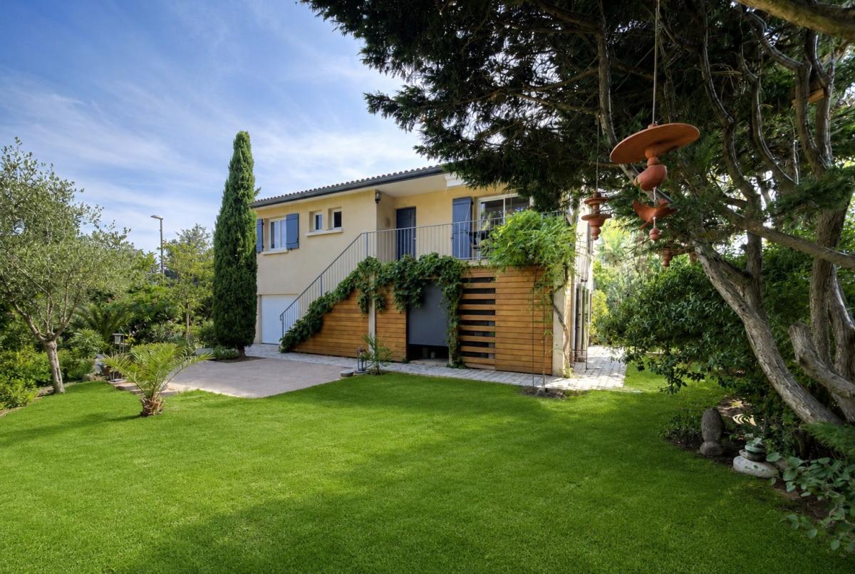 Maison 6 pièces 145 m² · à Albigny-sur-Saône · 145 m² · 549 000 €