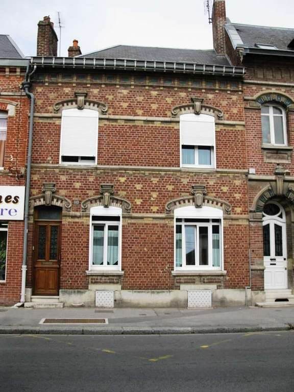 Maison 6 pièces 183 m² · à Saint-Quentin · 183 m² · 900 €/mois