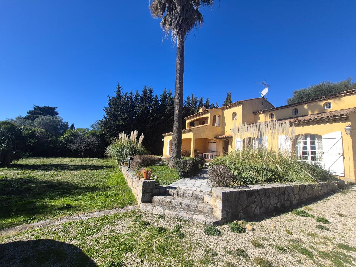 Maison 5 pièces 148 m² · à Grasse · 147,6 m² · 665 000 €