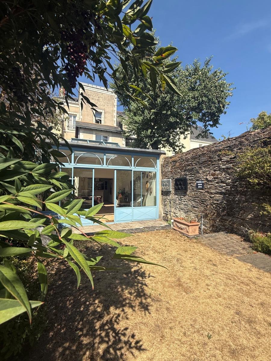 Maison 10 pièces 221 m² · à Angers · 221 m² · 750 000 €