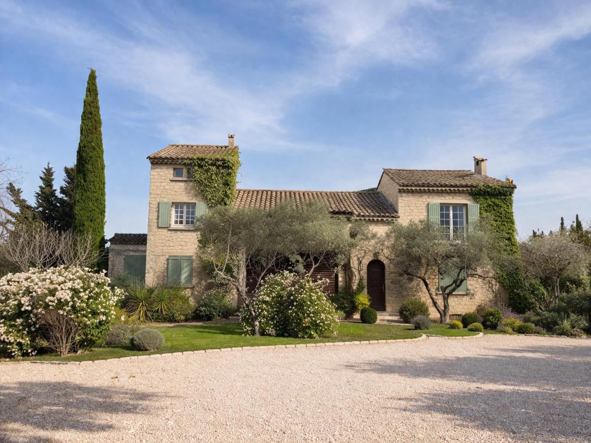 Maison 6 pièces 180 m² · à Eygalières · 180 m² · 2 310 000 €