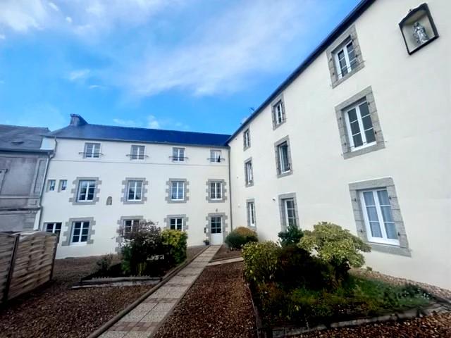 Immeuble 704 m² · à Huelgoat · 704 m² · 1 257 600 €