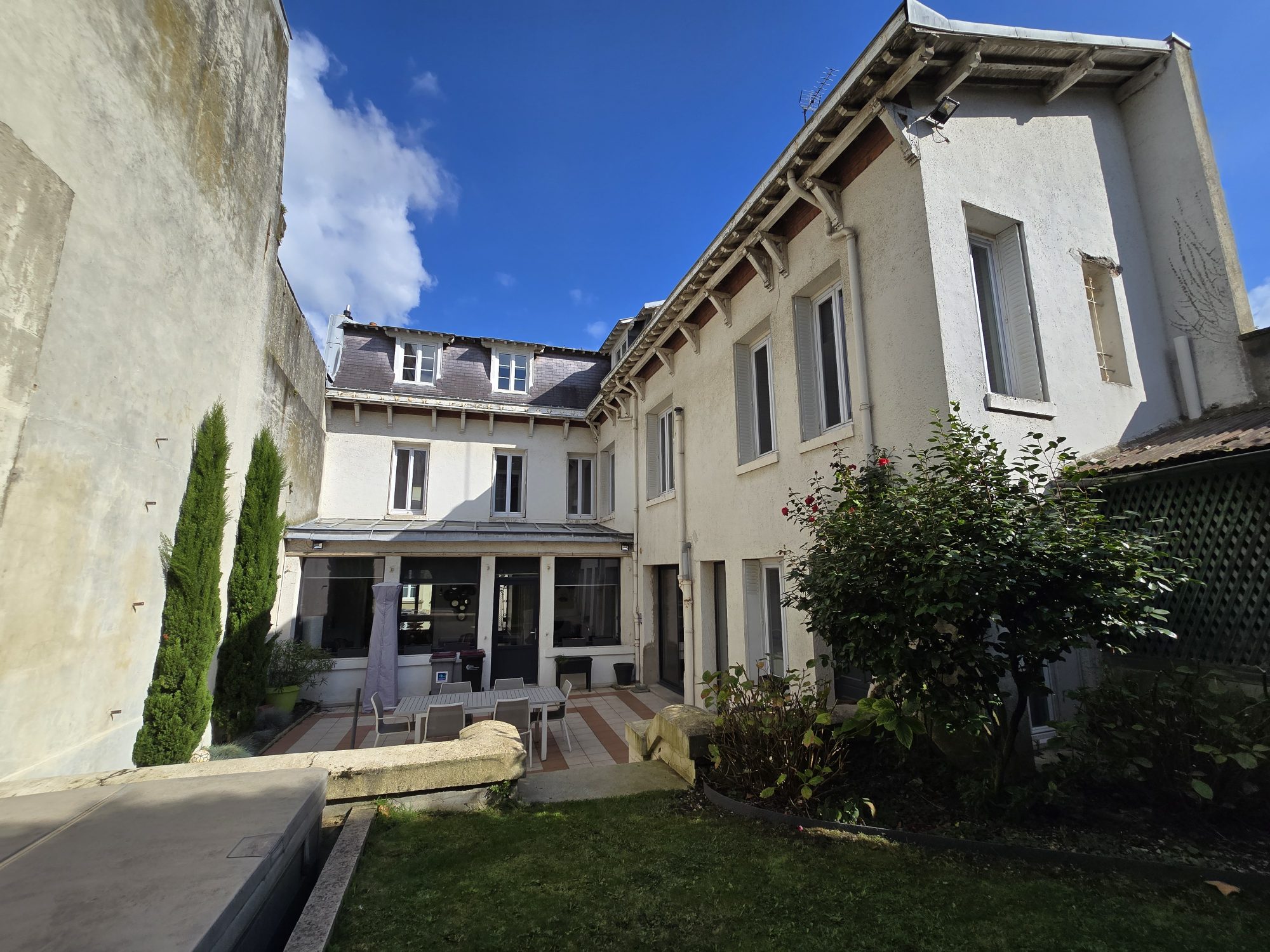 Maison 6 pièces 250 m² · à Saint-Quentin · 250 m² · 425 000 €
