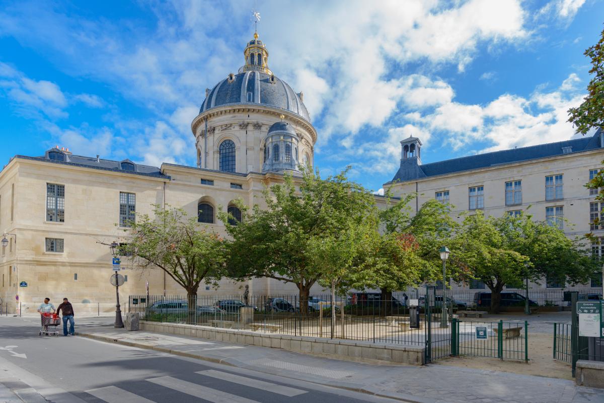Appartement 3 pièces 70 m² · à Paris 6e Arrondissement · 70,1 m² · 1 890 000 €