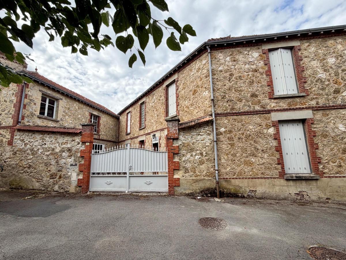 Maison 441 m² · à Paris 10e Arrondissement · 441,1 m² · 325 900 €