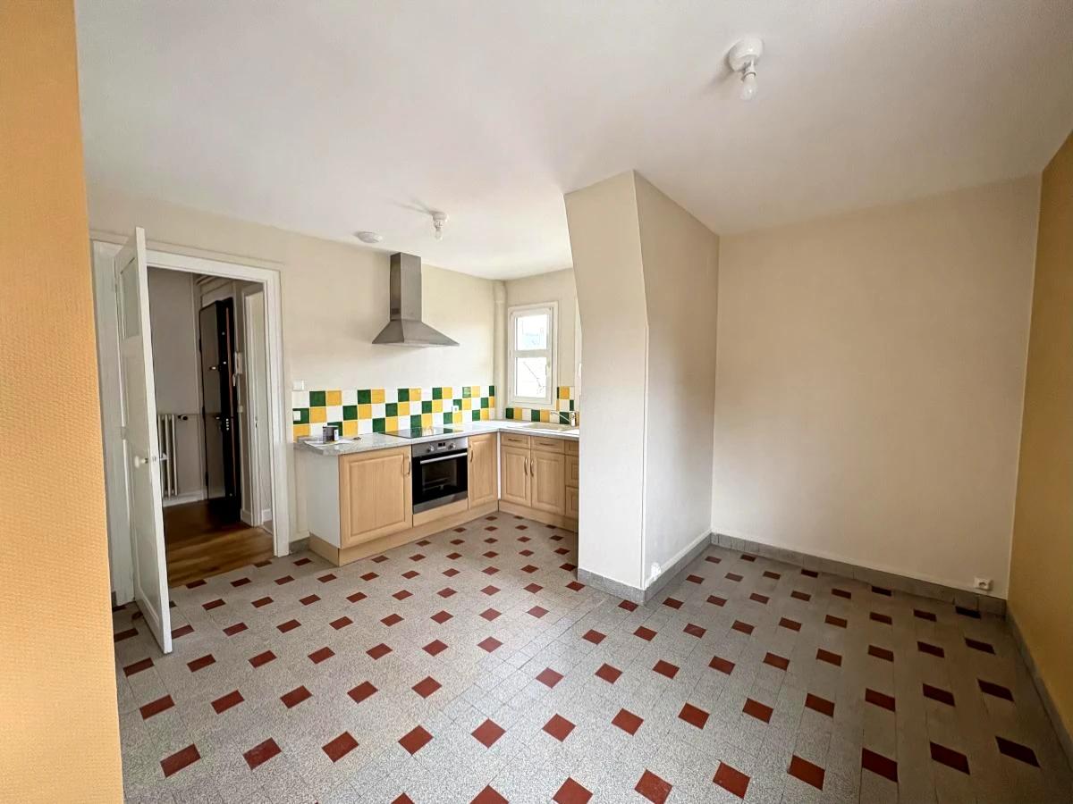 Appartement 3 pièces 74 m² · à Lisieux · 74 m² · 690 €/mois