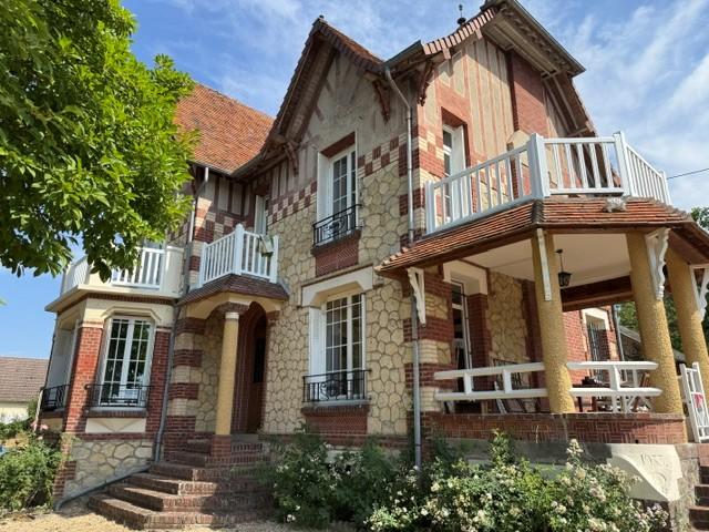 Maison 6 pièces 125 m² · à Lisieux · 124,5 m² · 281 800 €