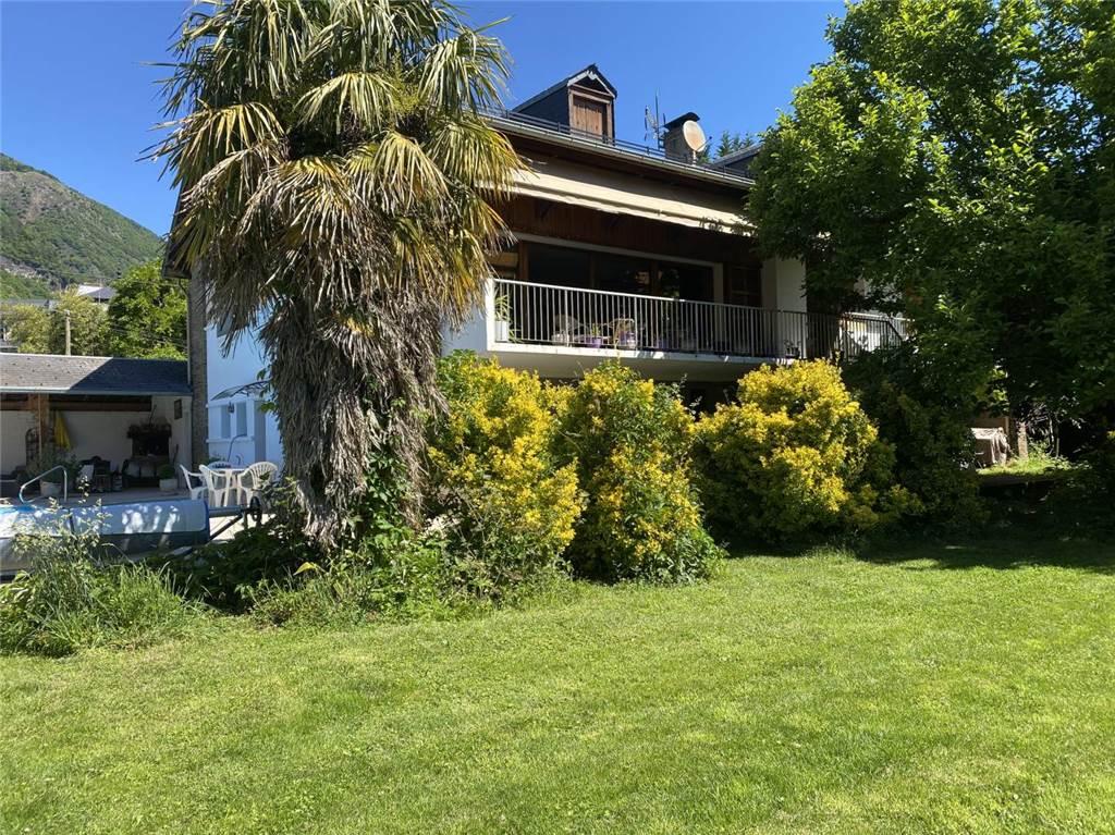 Maison 9 pièces 345 m² · à Bagnères-de-Luchon · 345 m² · 530 000 €