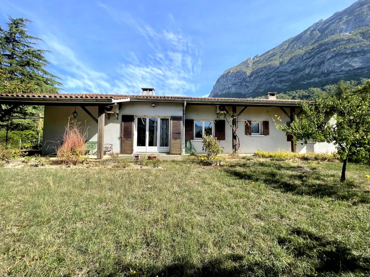 Maison 6 pièces 130 m² · à Saint-Égrève · 129,8 m² · 558 900 €