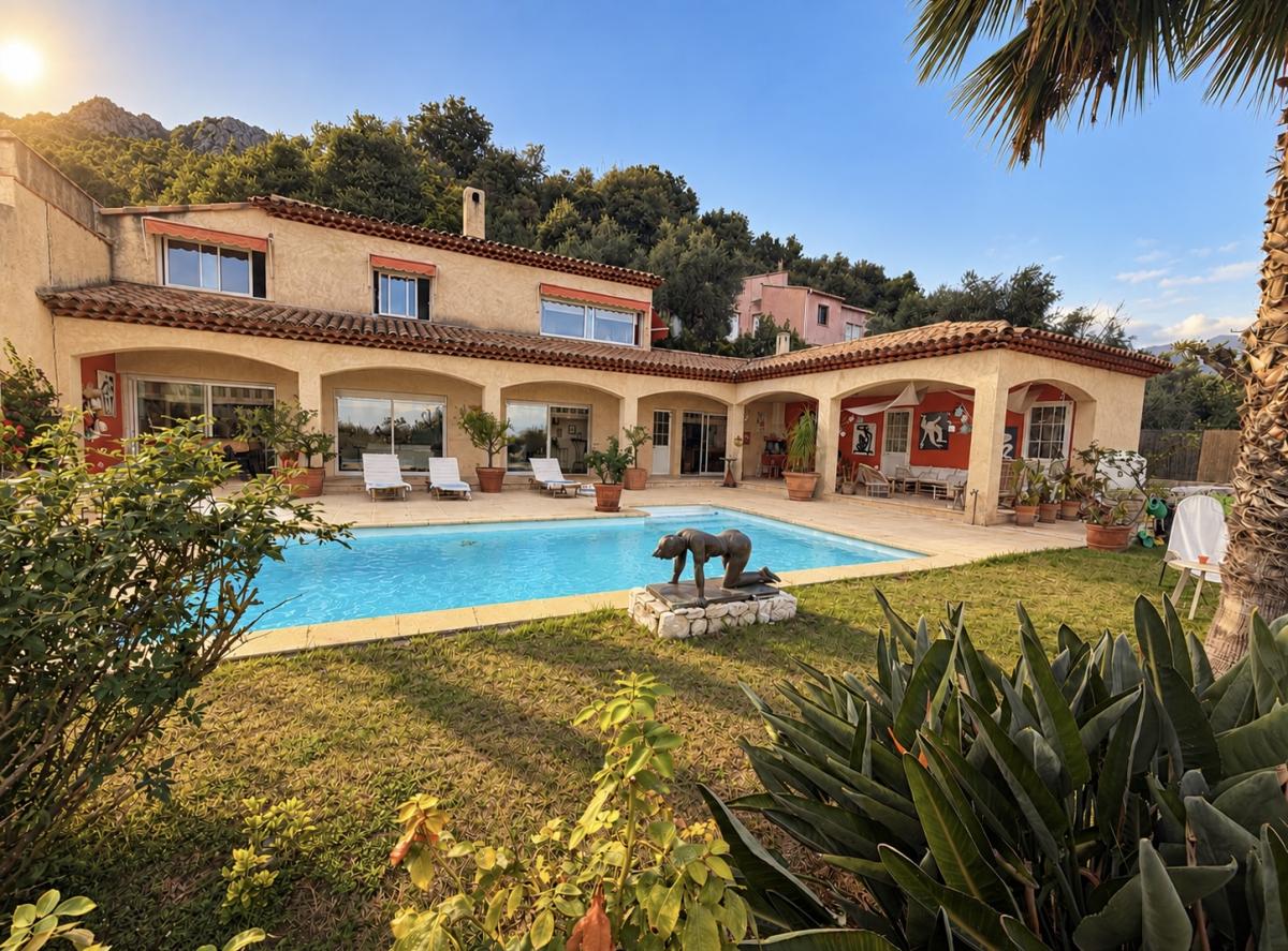 Maison 5 pièces 140 m² · à Sainte-Agnès · 140 m² · 1 260 000 €