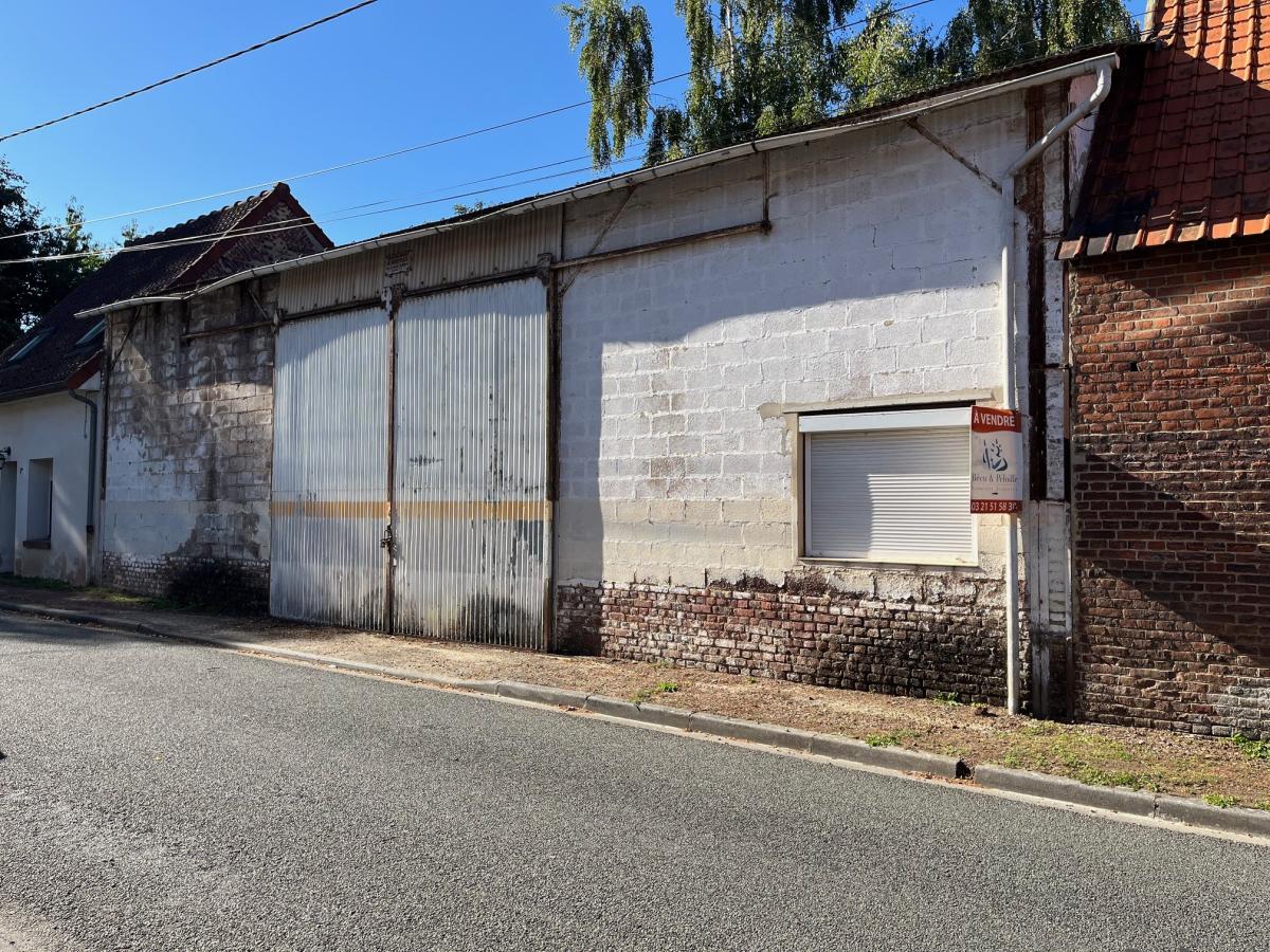 Parking 150 m² · à Warlus · 150 m² · 26 800 €