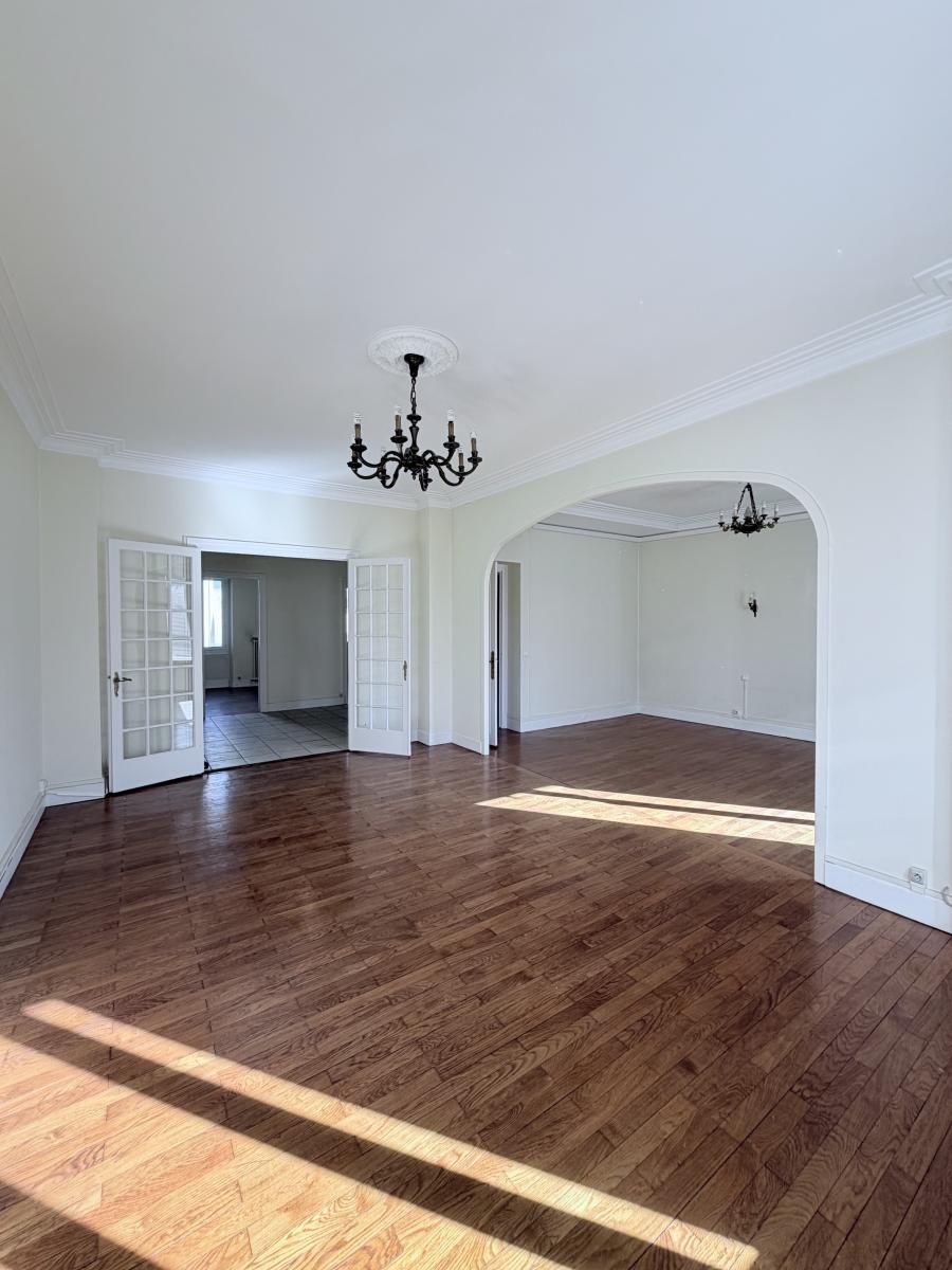 Appartement 109 m² · à Grenoble · 109,2 m² · 245 000 €