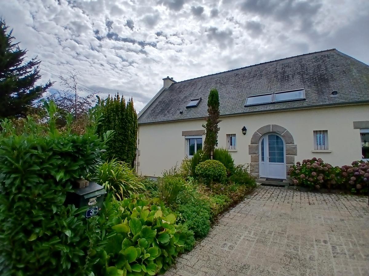 Maison 7 pièces 207 m² · à Yffiniac · 207,3 m² · 402 325 €