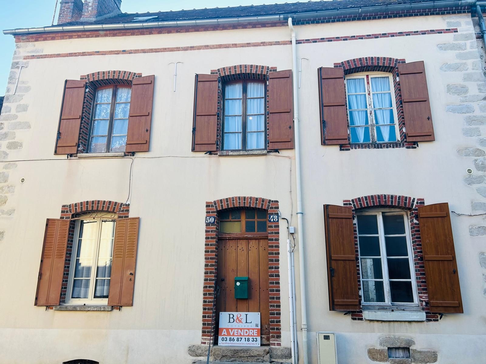 Maison 5 pièces 92 m² · à Villeneuve-sur-Yonne · 92,1 m² · 68 000 €