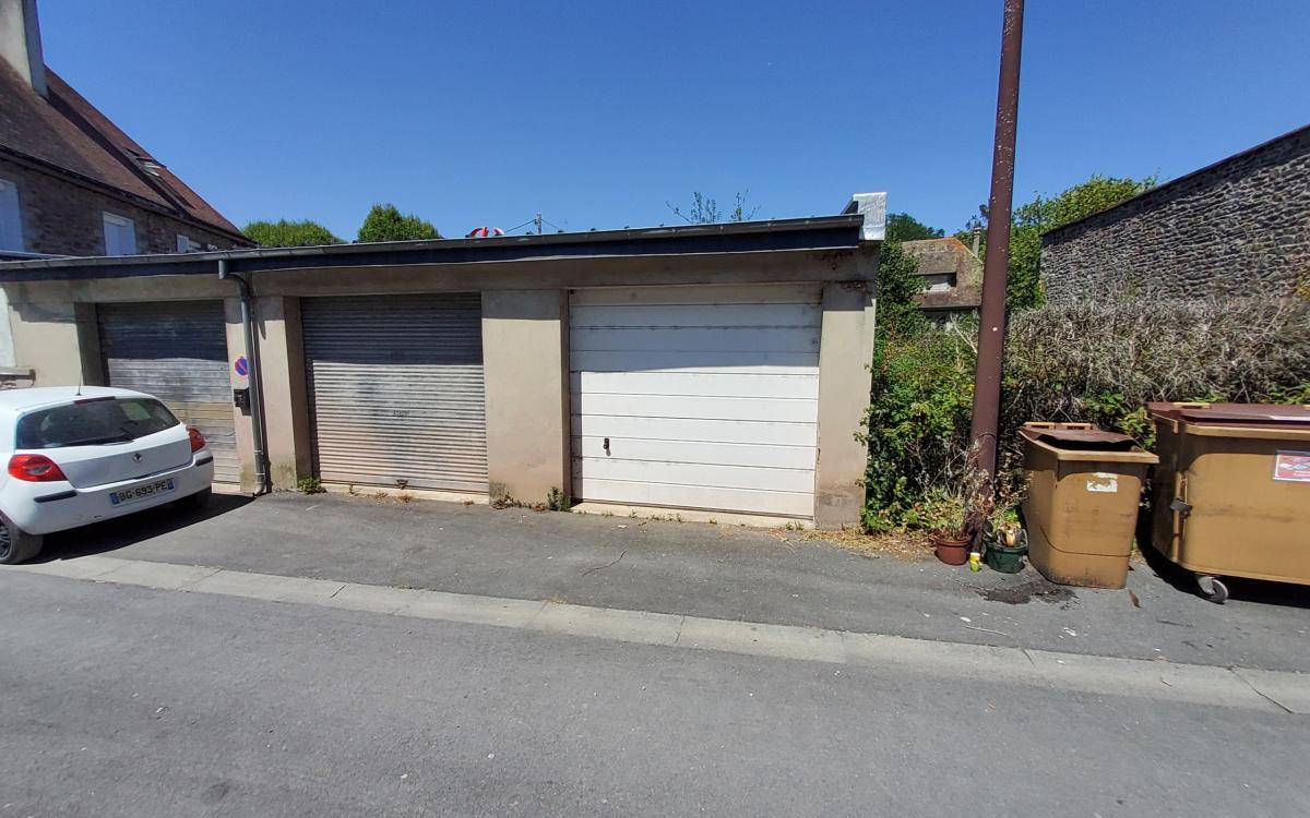 Parking 18 m² · à Thury-Harcourt · 18 m² · 13 950 €