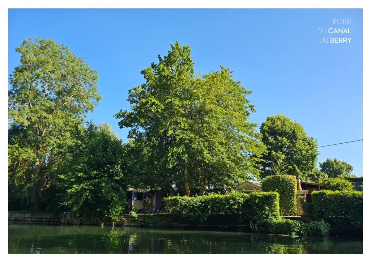 Terrain de loisirs au bord de l'Yèvre et du canal · à Vierzon · 39 800 €