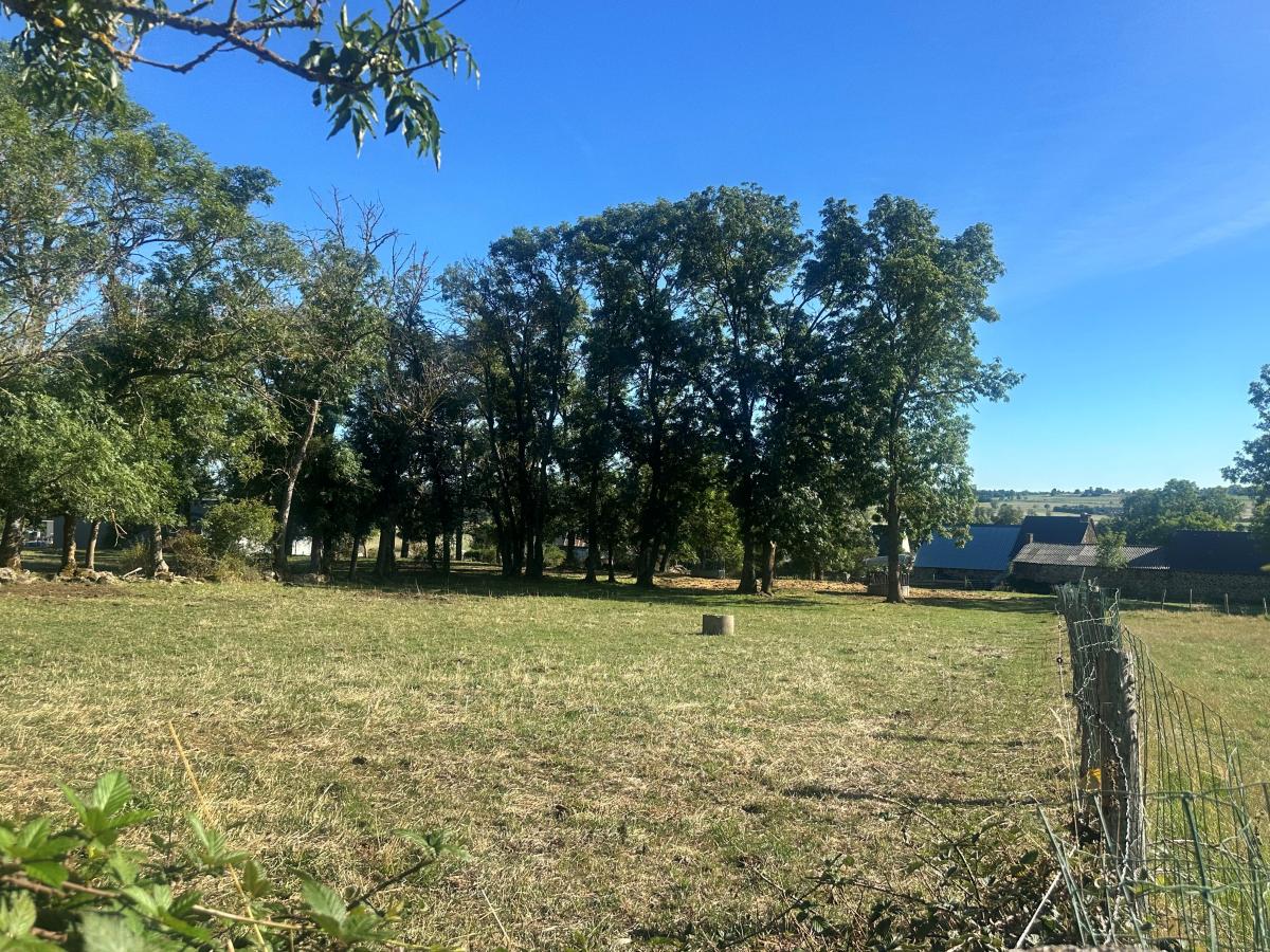 Terrain à bâtir · à Coltines · 38 000 €