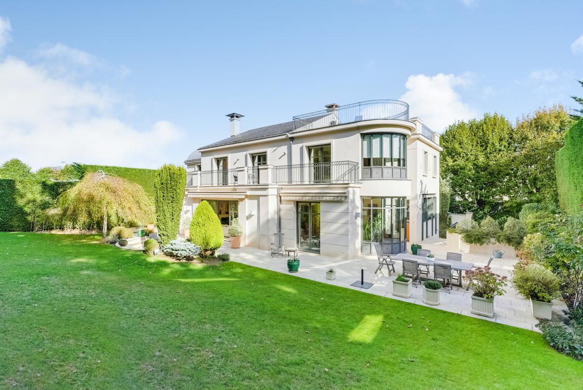 Maison 10 pièces 380 m² · à Ville-d'Avray · 380 m² · 3 400 000 €