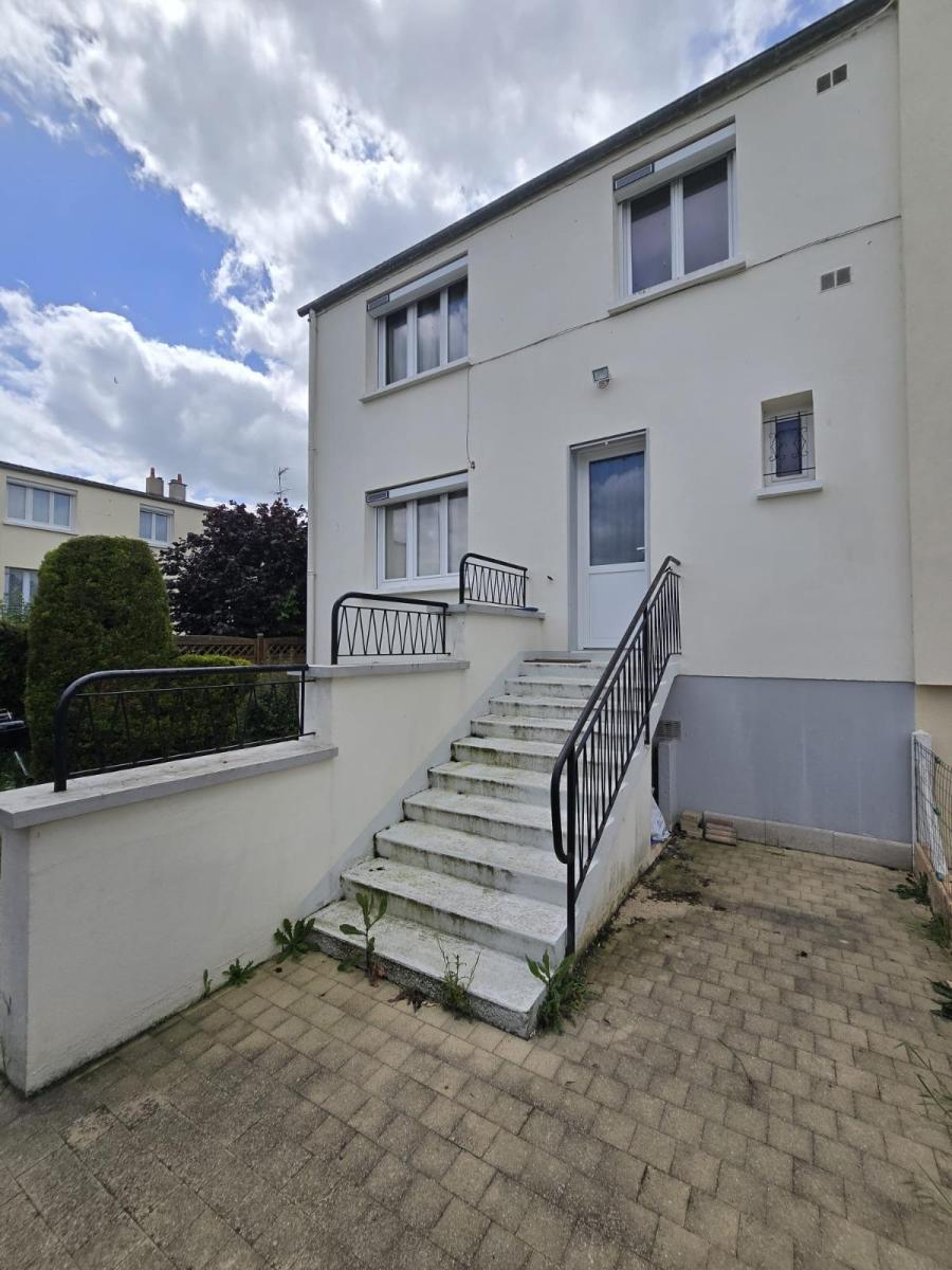 Maison 4 pièces 85 m² · à Saint-Sébastien-de-Morsent · 84,7 m² · 129 000 €
