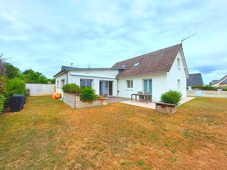Maison 6 pièces 124 m² · à Bréhal · 123,7 m² · 414 960 €