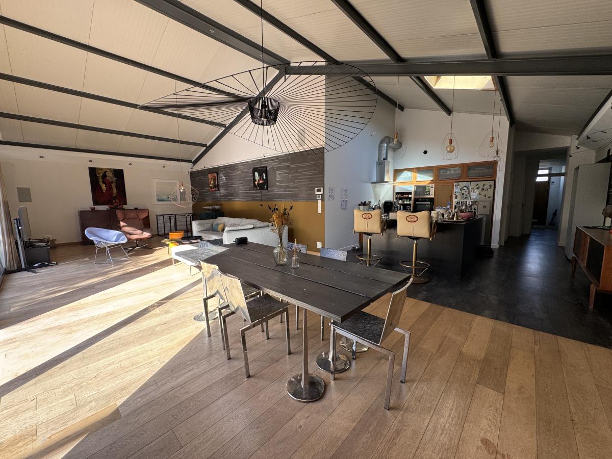 Maison 8 pièces 250 m² · à Wasquehal · 250 m² · 550 000 €