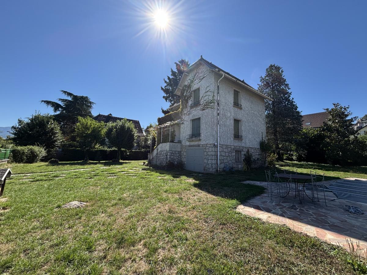 Maison 7 pièces 148 m² · à Chambéry · 148 m² · 1 049 000 €