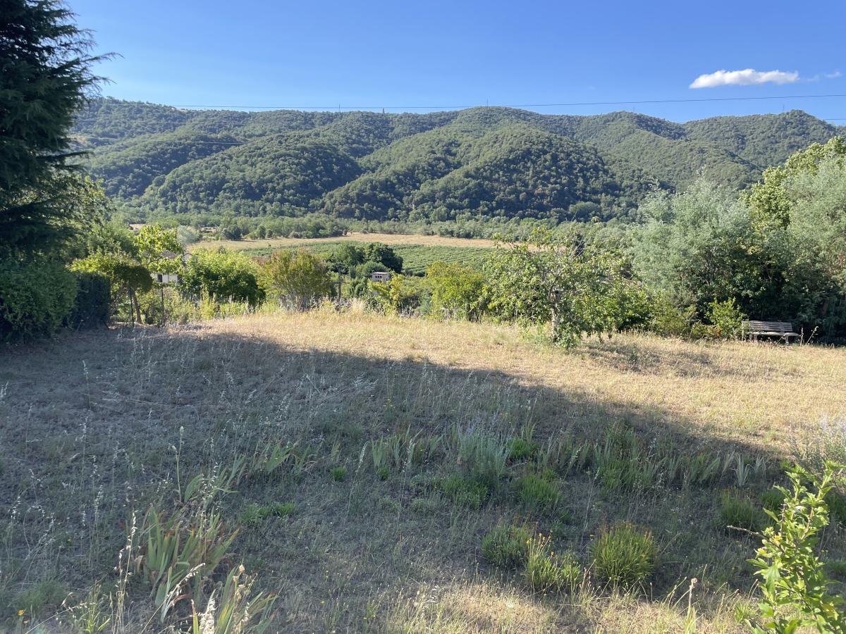 Terrain à bâtir · à Saint-Laurent-du-Pape · 135 000 €
