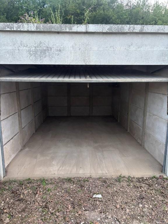 Parking 180 m² · à Mesnil-Saint-Nicaise · 180 m² · 75 €/mois