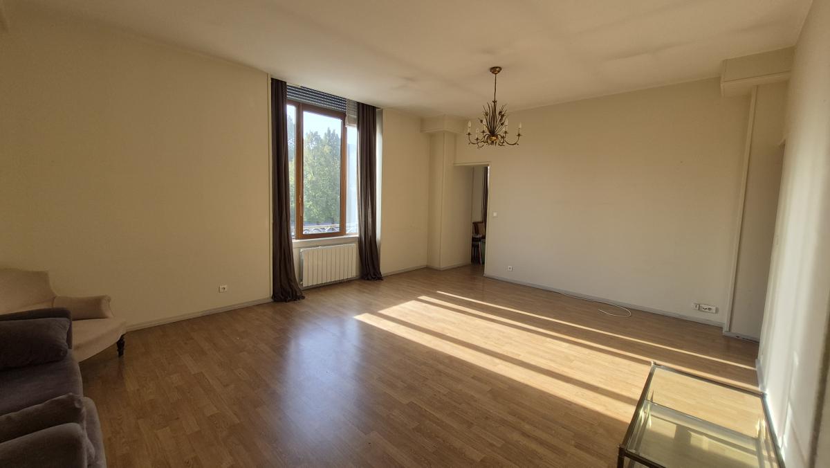 Appartement 174 m² · à Arras · 173,6 m² · 322 400 €