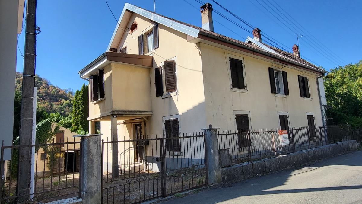 Maison 11 pièces 220 m² · à Hérimoncourt · 220 m² · 107 000 €
