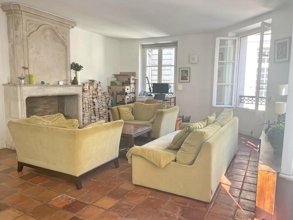 Appartement 6 pièces 122 m² · à Paris 4e Arrondissement · 121,9 m² · 1 495 000 €