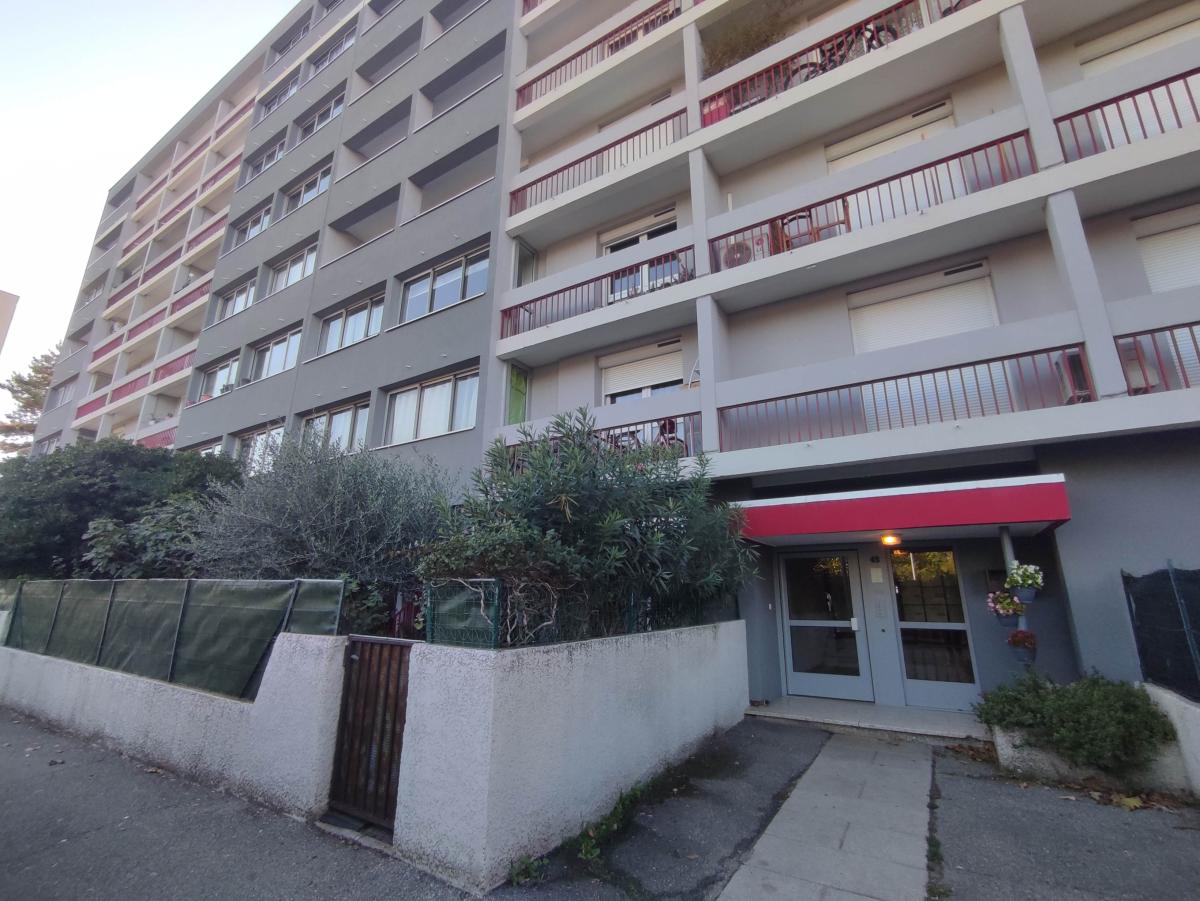 Appartement 4 pièces 97 m² · à Valence · 96,9 m² · 99 800 €