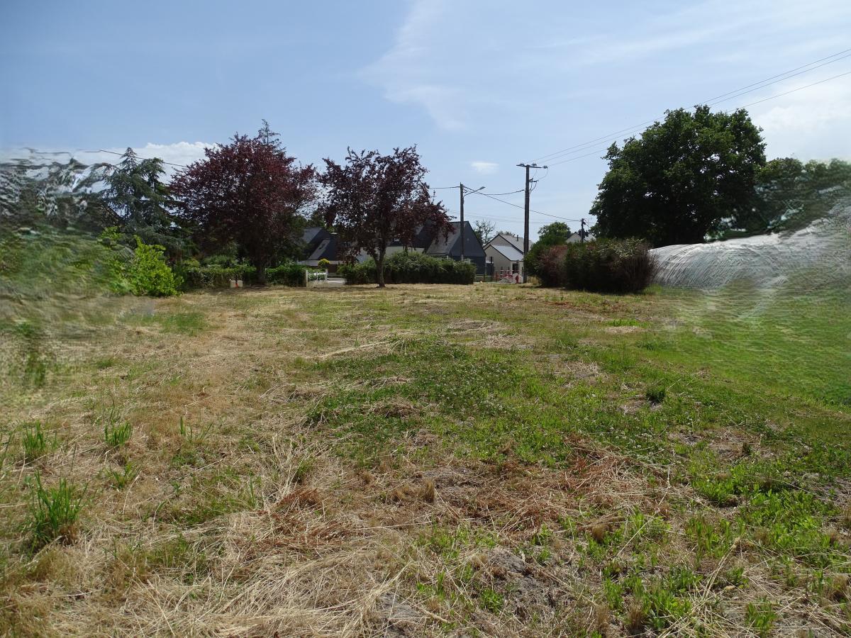 Terrain 713 m² · à Crossac · 74 300 €