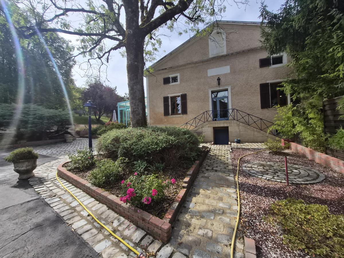 Maison 11 pièces 462 m² · à Sauvoy · 462,2 m² · 465 000 €