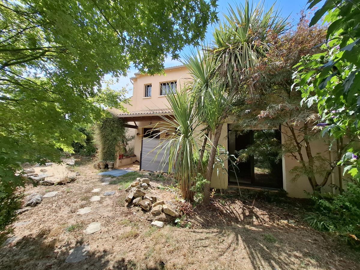 Maison 8 pièces 169 m² · à Corme-Royal · 169 m² · 288 530 €