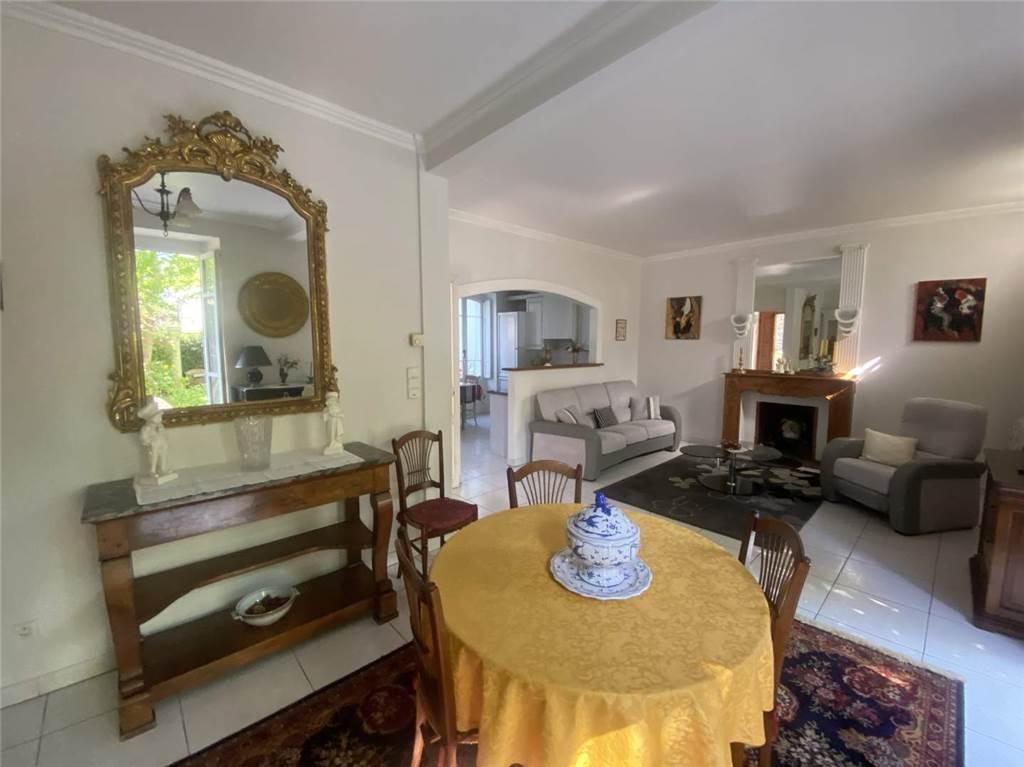 Maison 5 pièces 138 m² · à Bagnères-de-Luchon · 138 m² · 490 000 €